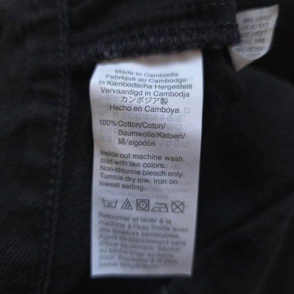 Madewell black denim mini skirt with zipper detail. Size: 23 - Picture 7 of 8